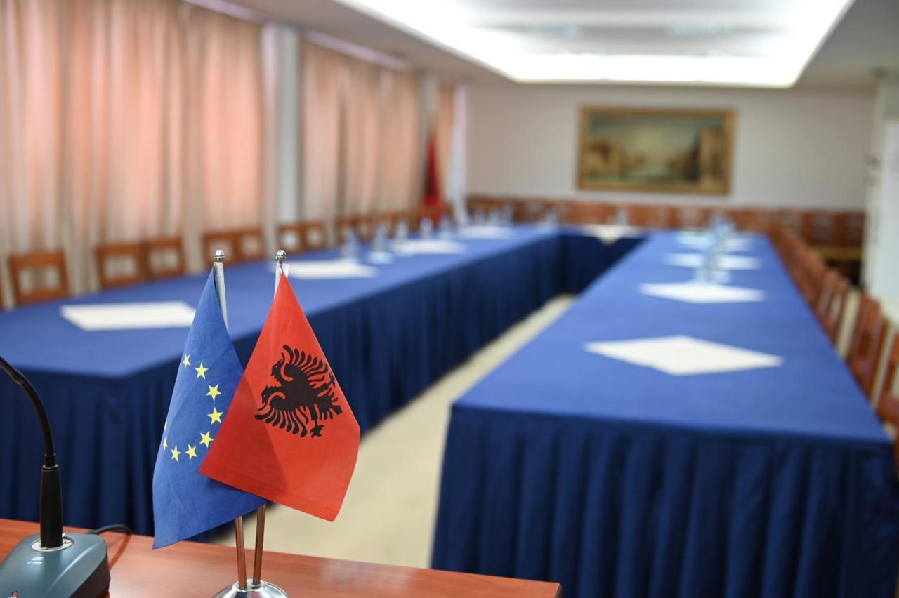 Hotel Liss Lezha Kültér fotó