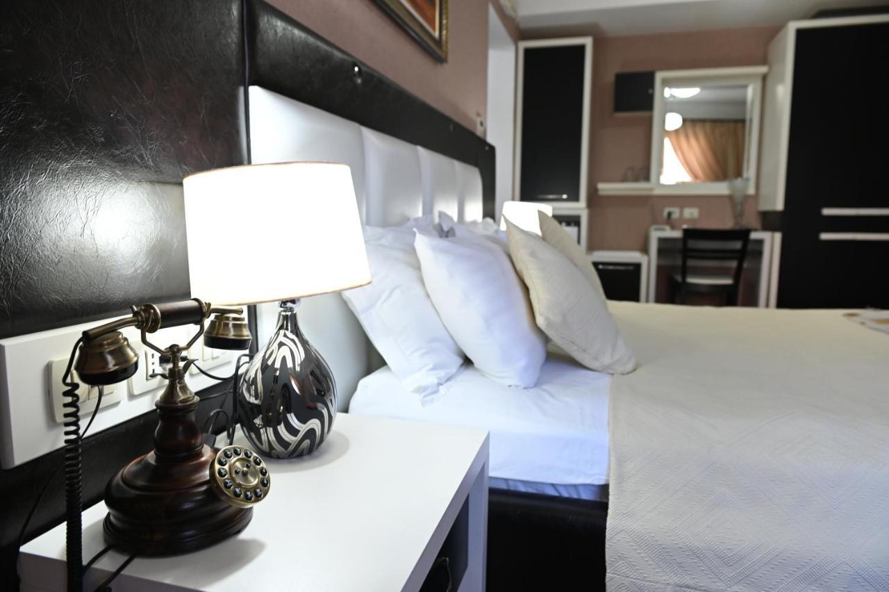 Hotel Liss Lezha Kültér fotó
