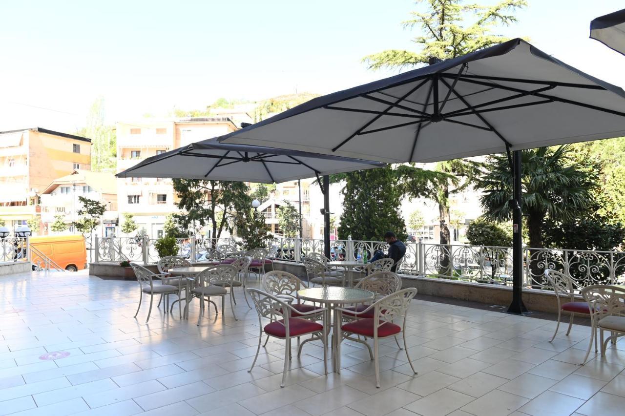 Hotel Liss Lezha Kültér fotó