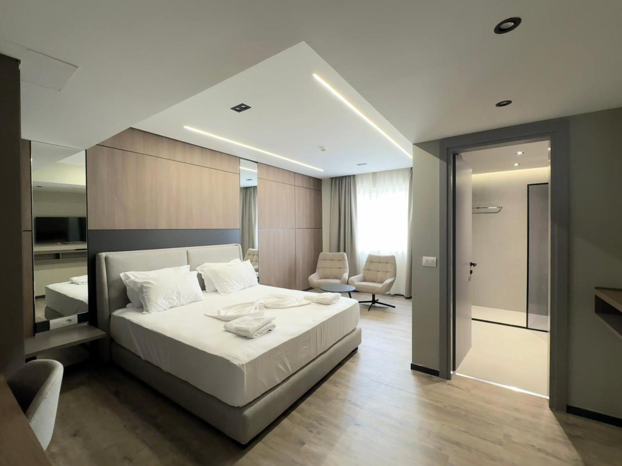 Hotel Liss Lezha Kültér fotó